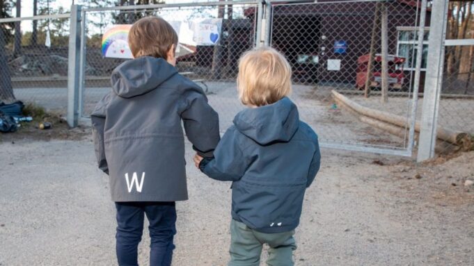 Xanaanada Caruurta ee Örebro oo loo xiray Sababo la xiriira Xanuunka Corona