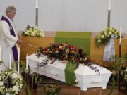 Ka Qeyb galka Aaska oo laga reebay Xayiraadaha Cusub