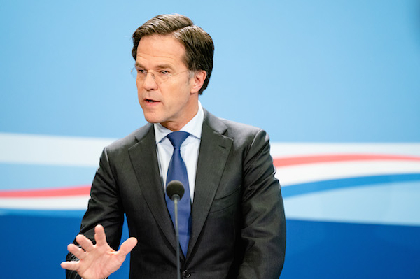 Raiisel Wasaarihii Holland Mark Rutte oo iska Casilay Xilkiisa