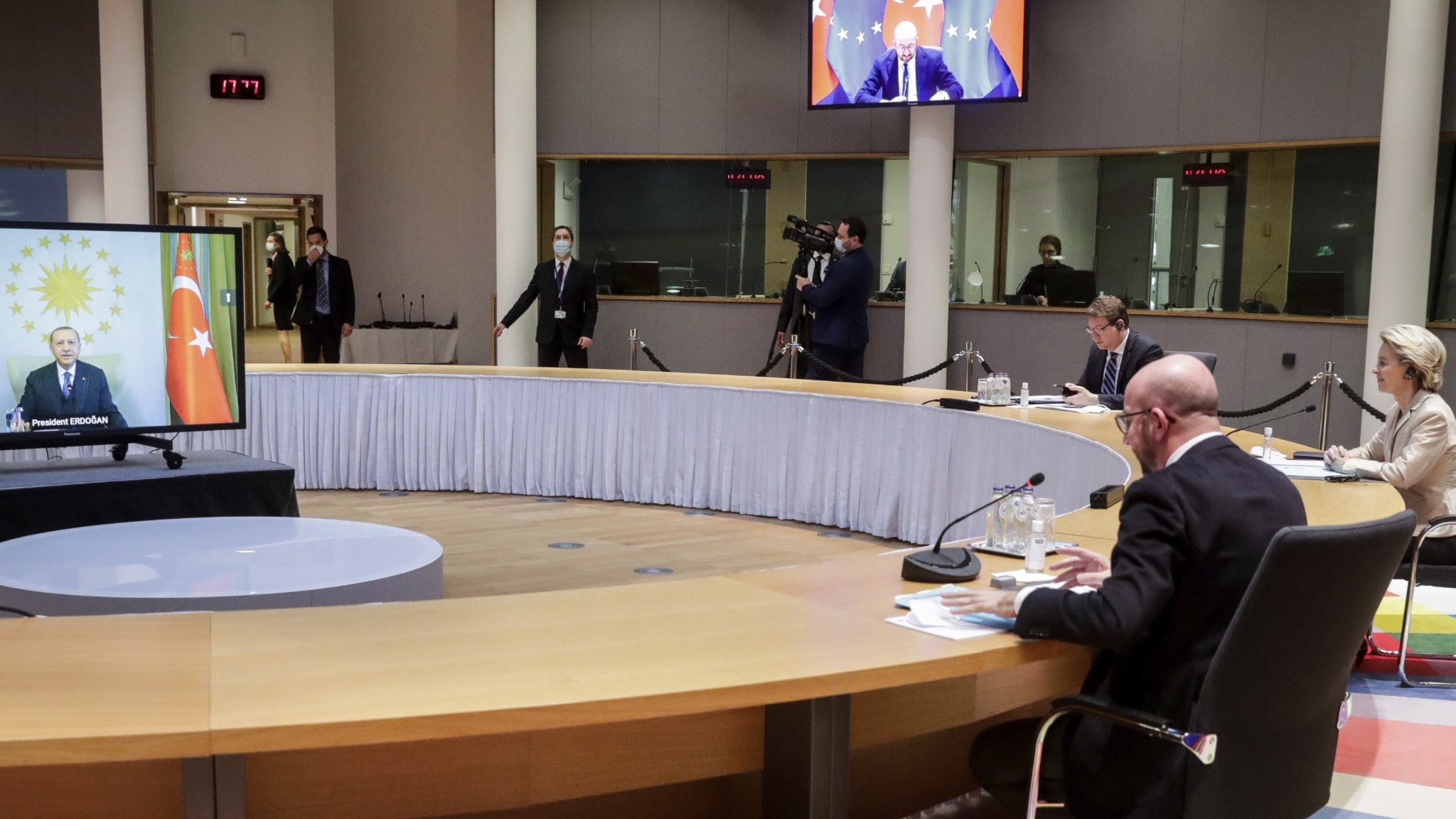 Turkiga oo dib u celinaya Muhaajiriinta u soo gudbaya Yurub