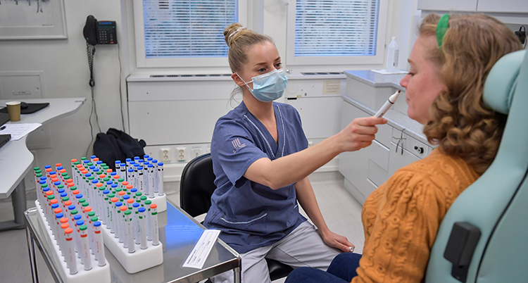 Dad Badan oo Dhibaato ka heysato Urta Markii uu Corona Ku dhacay kadib