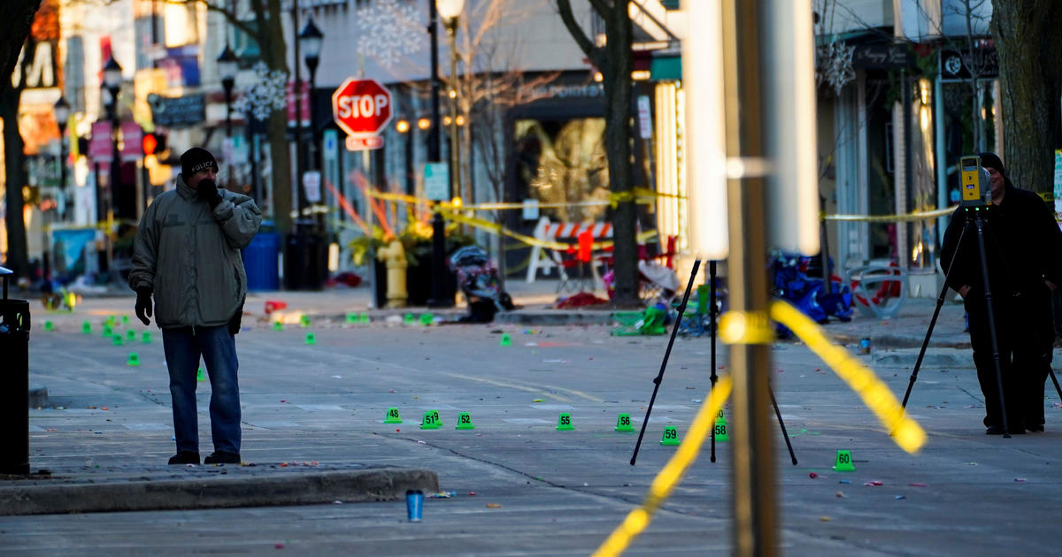 Ku Dhawaad 40 Qof oo ku Dhaawacantay Gaari la Jiirsiiyay Dad dhiganayay Xaflad Christmas-ka ah