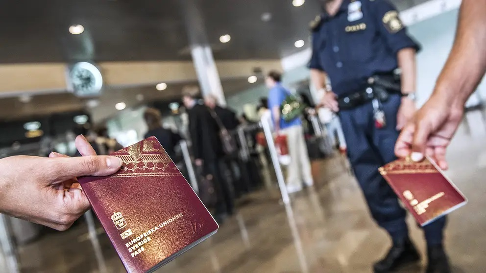 Booliska Sweden oo sheegay Qaab loo Fududeenayo helitaanka Basaboorka