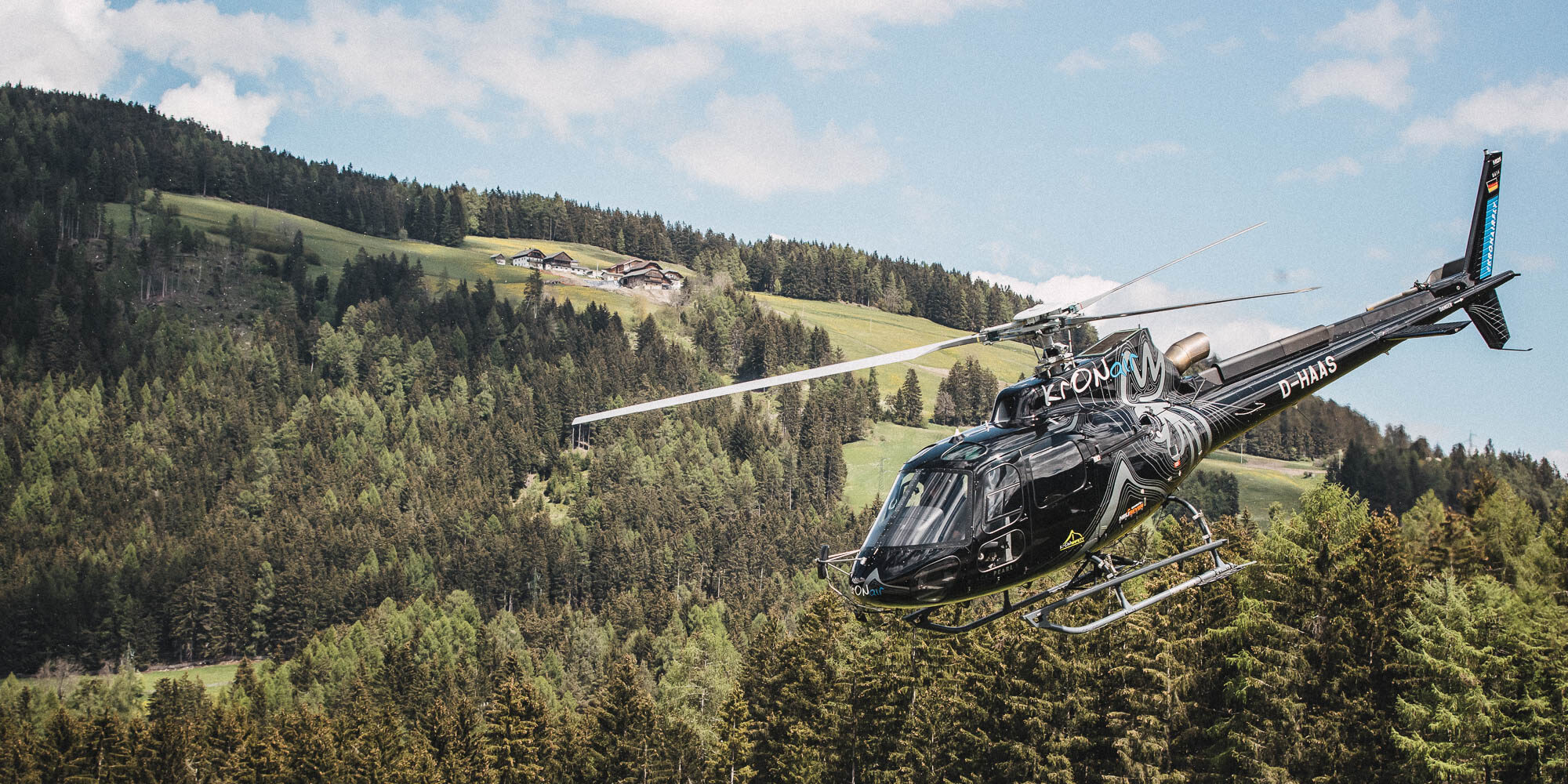 Dalka Taliyaaniga Todobo Qof oo ku dhimatay Shil Diyaaradeed oo Halkaasi ka dhacay