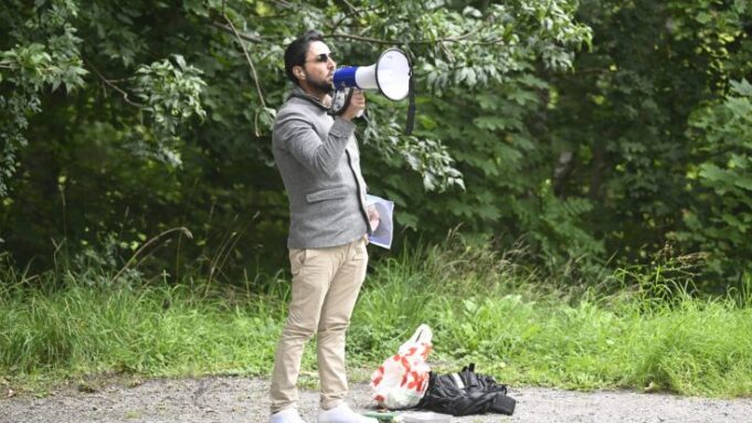 Silwan Mumika oo Ku Dhawaaqay inuu Joojiyay Quraan Gubista