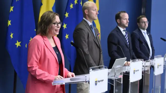 Dadka Sharcidarada ku jooga Sweden Qaabka loo soo gudbinayo oo Dowlada ku Dhawaaqday Maanta