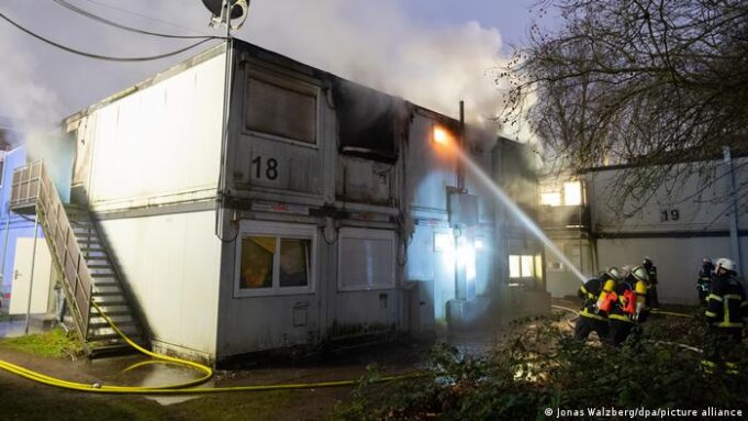 Weeraro lagu hayo Xaruumaha Qaxootiga Germalka
