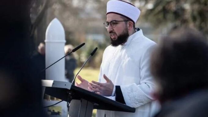 Dowladda Jarmalka u go’aansatay inay sanad kasta tababari Doonto 100 imaam iyo Sababta oo la Shaaciyay