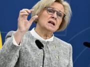 Sweden: 30 Qof oo la xiray iyadoo la adeegsanayo isticmaalka Sharciga Cusub ee Dhageysiga Telefanka