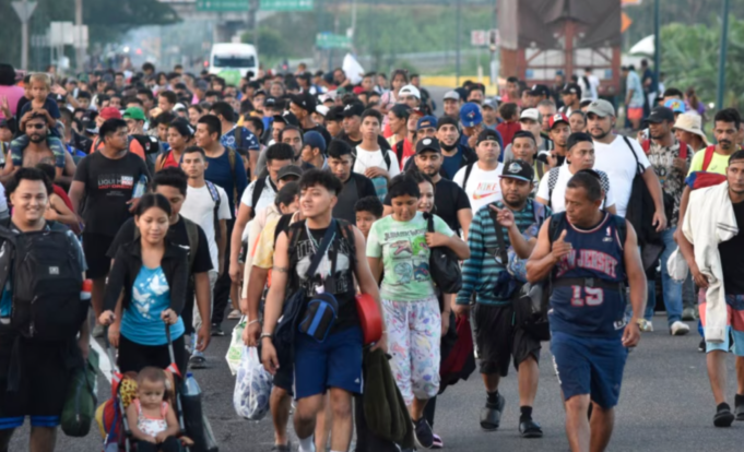 Mareykanka Kumanaan Qaxooti ah oo soo dhaafay Xafka Wadankaasi ee dhanka Mexico