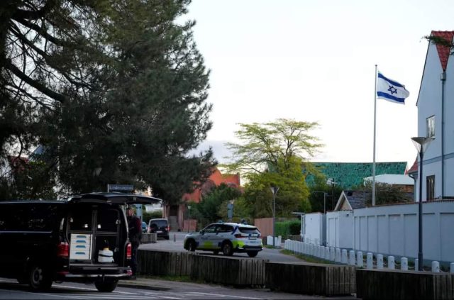 Safaarada Israel ee Denmark oo Weerar lagu Qaaday