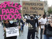 Spain oo Sharci Siineysa ku dhawaad 300 kun oo Sharci ku heysan Dalkaasi