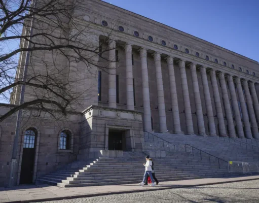 Dhismaha Barlamaanka Finland oo laga helay qof Meyd ah