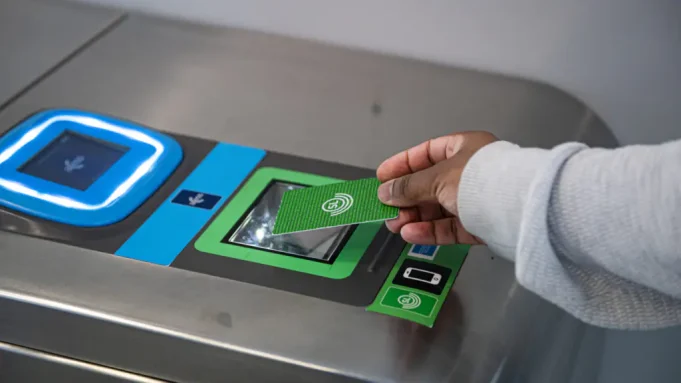 Shirkada SL ee Stockholm oo Qiimo Dhimis ku Sameesay Kaarka Gadiidka ee Ardayda