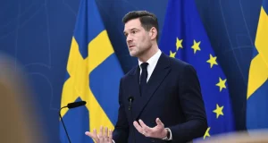Wasiirka Socdaalka Sweden oo Dhaliilay Siyaasadda Socdaalka ee Spain
