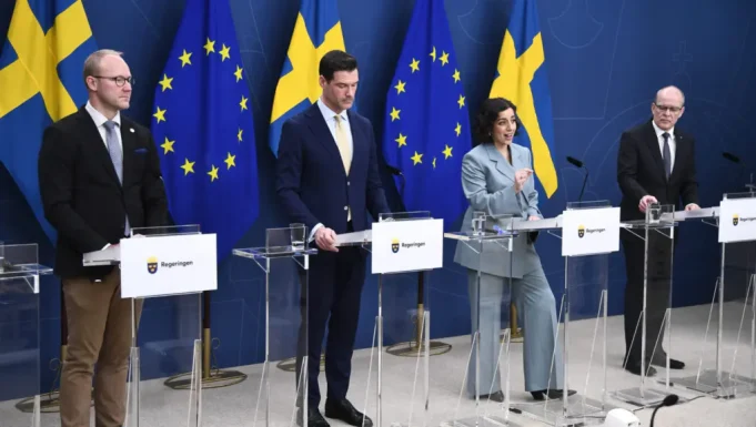 Dowladda Sweden Oo Soo Jeedisay Sharci Cusub Oo Adkeynaya Helitaanka Dhalashada Wadanka