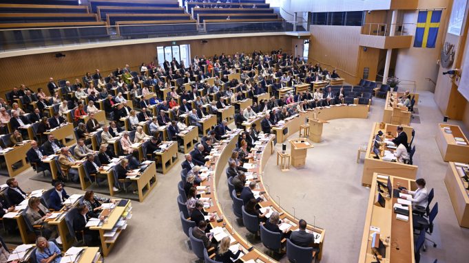 Barlamaanka Sweden oo Ansixiyay Joojinta Sharciga Deganaanshaha Rasmiga
