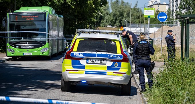 Laba Wiil oo Dhalinyaro ah oo Si Xun Loogu Dhaawacay Dagaal Bas oo 2ka Dhacay Malmö
