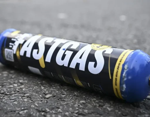 Norway Oo Sharci Cusub Ku Mamnuucday Iibinta Gaaska Nitrous Oxide Ee Dhalinyarada Ka Yar 18 Sano